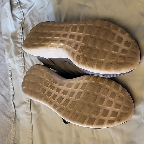 Adidas running shoe - Picture 4 of 6